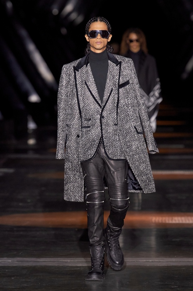 Philipp Plein يعود إلى ميلان بمجموعة خريف وشتاء 2023-2024 بعنوان Chrome Cowboy