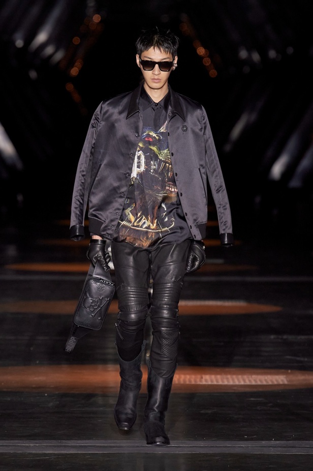 Philipp Plein يعود إلى ميلان بمجموعة خريف وشتاء 2023-2024 بعنوان Chrome Cowboy