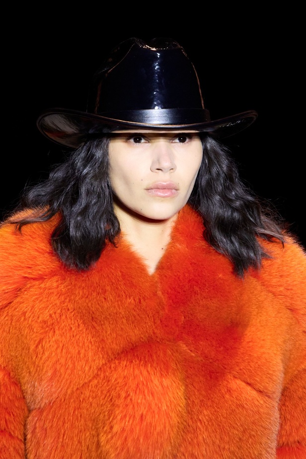 Philipp Plein يعود إلى ميلان بمجموعة خريف وشتاء 2023-2024 بعنوان Chrome Cowboy