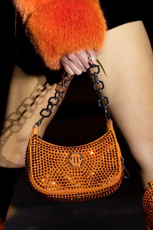 Philipp Plein يعود إلى ميلان بمجموعة خريف وشتاء 2023-2024 بعنوان Chrome Cowboy