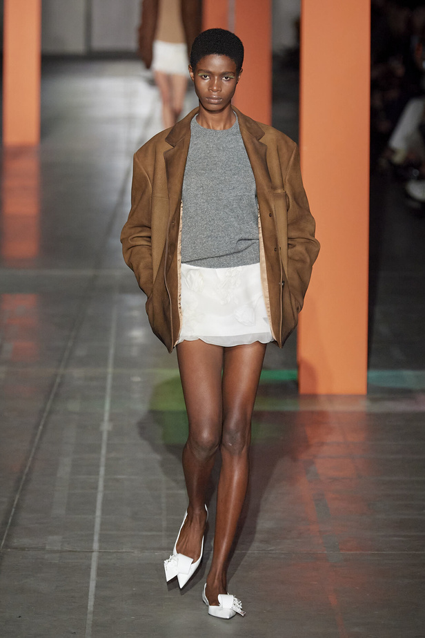 مجموعة Prada لخريف وشتاء 2024 في ميلانو