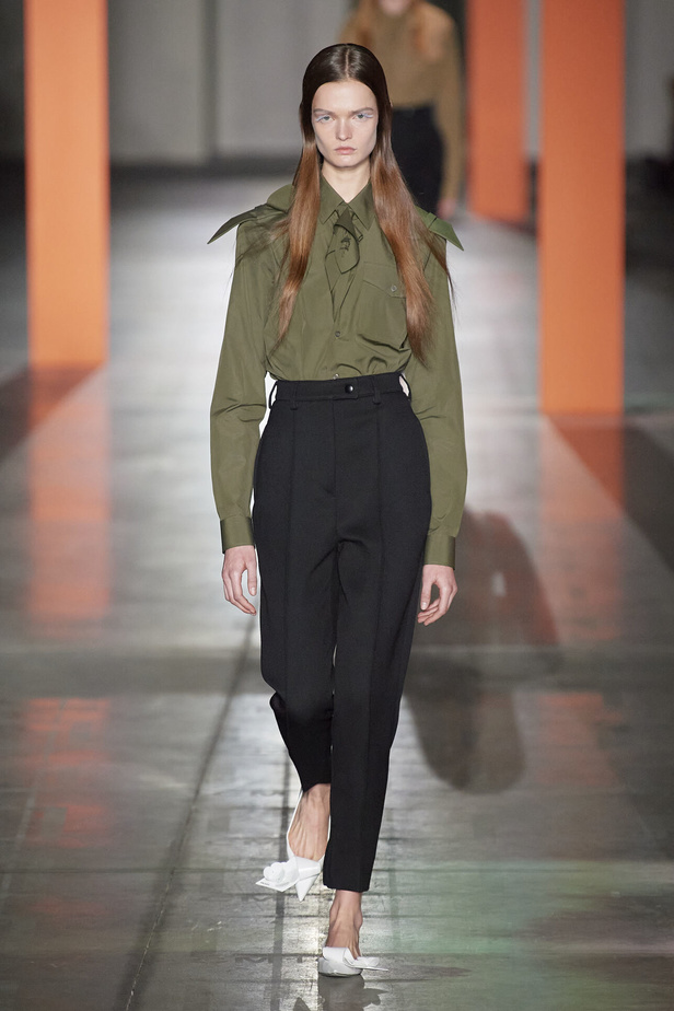 مجموعة Prada لخريف وشتاء 2024 في ميلانو