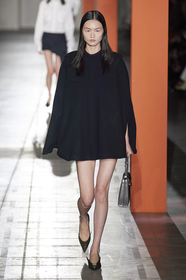 مجموعة Prada لخريف وشتاء 2024 في ميلانو