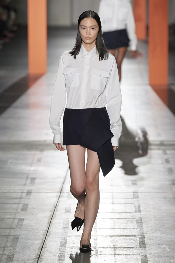 مجموعة Prada لخريف وشتاء 2024 في ميلانو