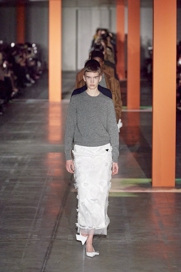 مجموعة Prada لخريف وشتاء 2024 في ميلانو