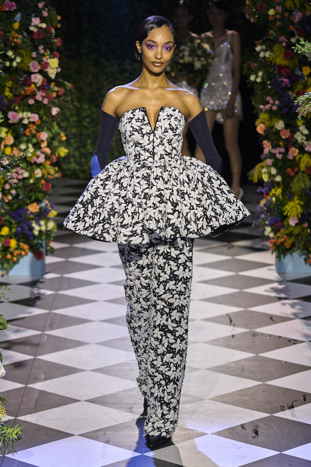 من مجموعة Richard Quinn لموسم خريف وشتاء 2023