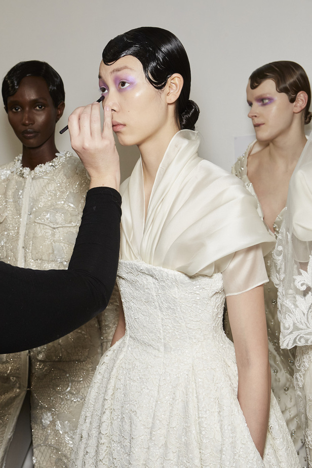 باقة من الورود قدمها لنا Richard Quinn لموسم خريف 2023