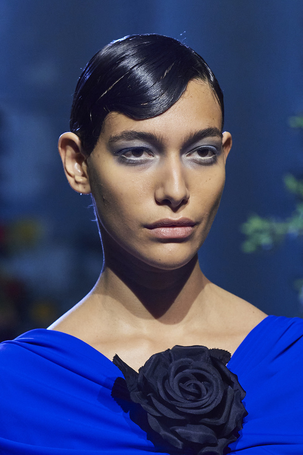 باقة من الورود قدمها لنا Richard Quinn لموسم خريف 2023