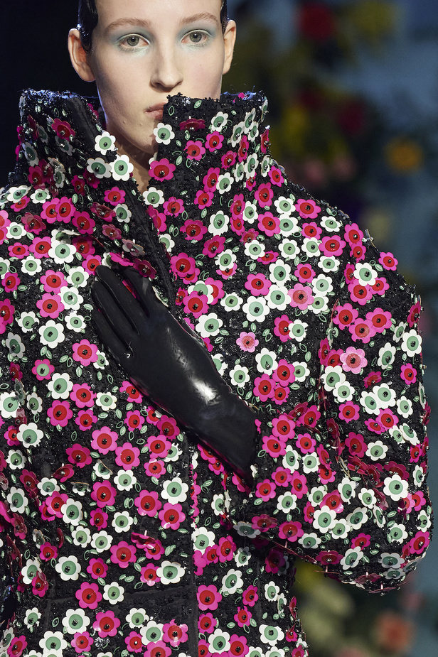 باقة من الورود قدمها لنا Richard Quinn لموسم خريف 2023