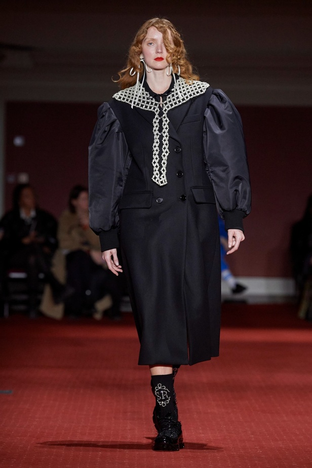 مجموعة سيمون روشا لخريف وشتاء 2024