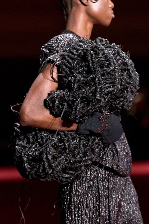 مجموعة سيمون روشا لخريف وشتاء 2024