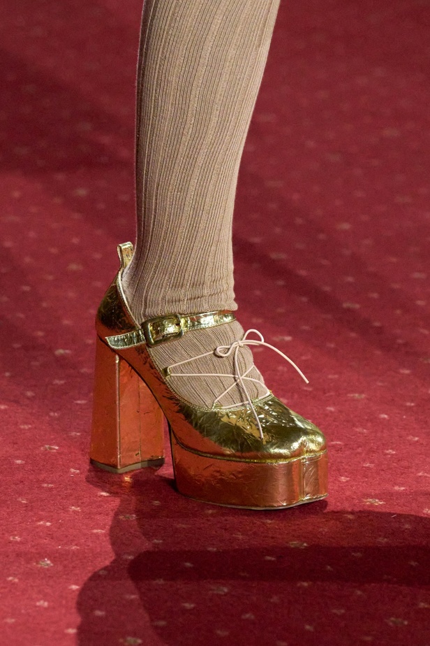 مجموعة سيمون روشا لخريف وشتاء 2024