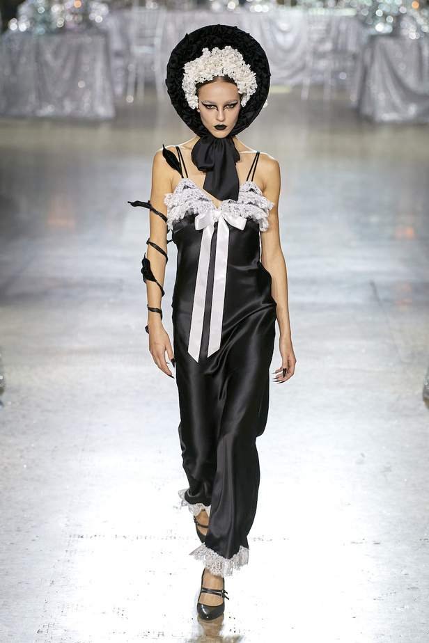 من مجموعة Rodarte لخريف وشتاء 2023-2024