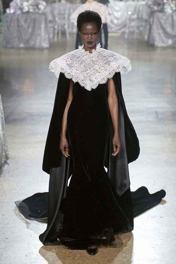 من مجموعة Rodarte لخريف وشتاء 2023-2024