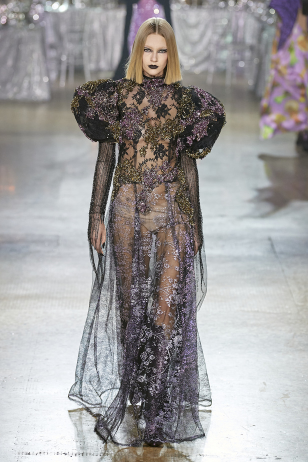 من مجموعة Rodarte لخريف وشتاء 2023-2024