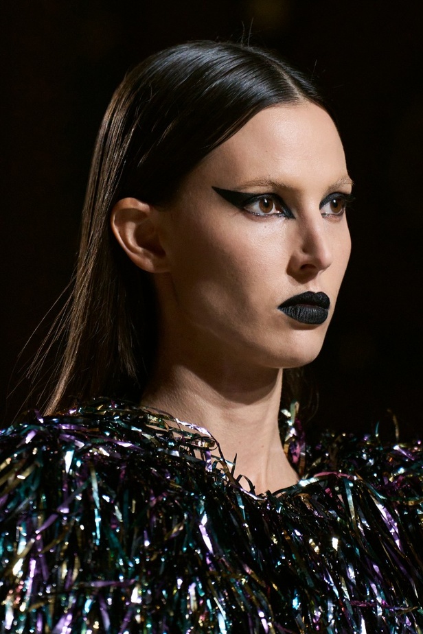 اطلالات جمالية من مجموعة Rodarte لخريف 2023