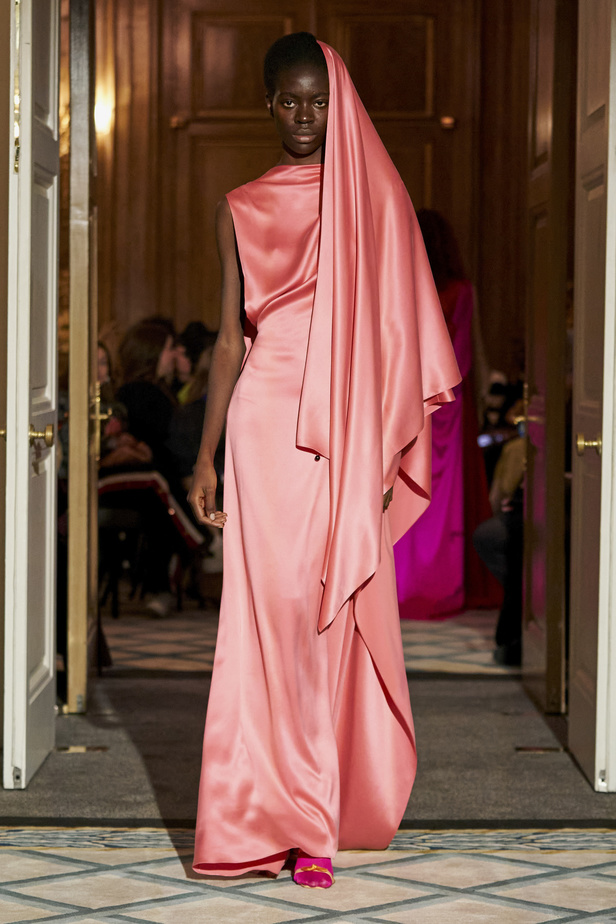 مجموعة Roksanda لخريف وشتاء 2023 - 2024