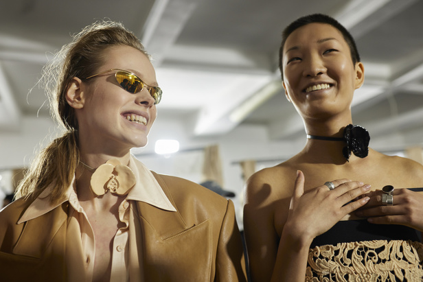 مجموعة سبورتماكس لعبة من التناقضات واتجاه ثابت نحو الحرية