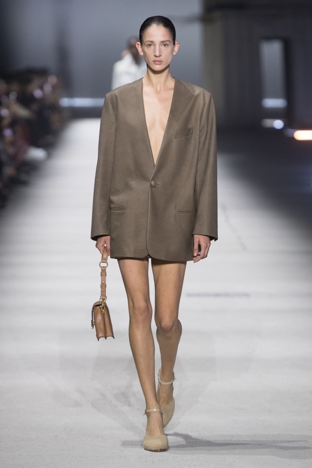 مجموعة Tod's أساسية وحديثة من قطع أيقونية قيّمة 