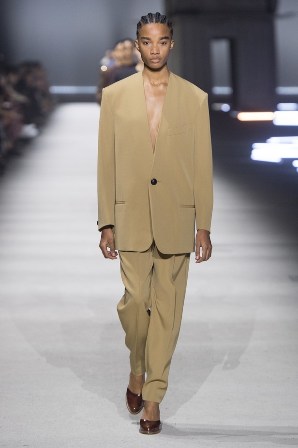 مجموعة Tod's أساسية وحديثة من قطع أيقونية قيّمة 