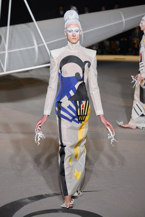 مجموعة Thom Browne تترجم رواية "الأمير الصغير" إلى عرض أزياء مبهر