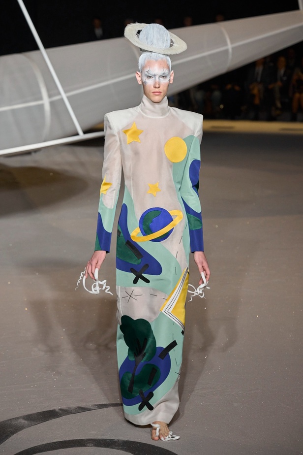 مجموعة Thom Browne تترجم رواية "الأمير الصغير" إلى عرض أزياء مبهر