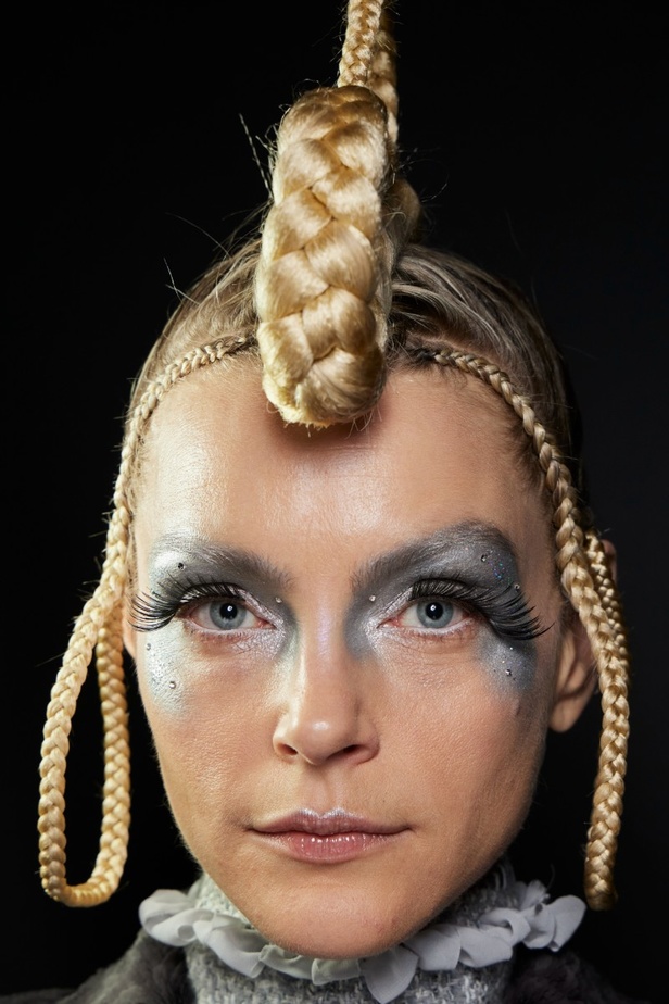 اطلالات جمالية من مجموعة Thom Browne 