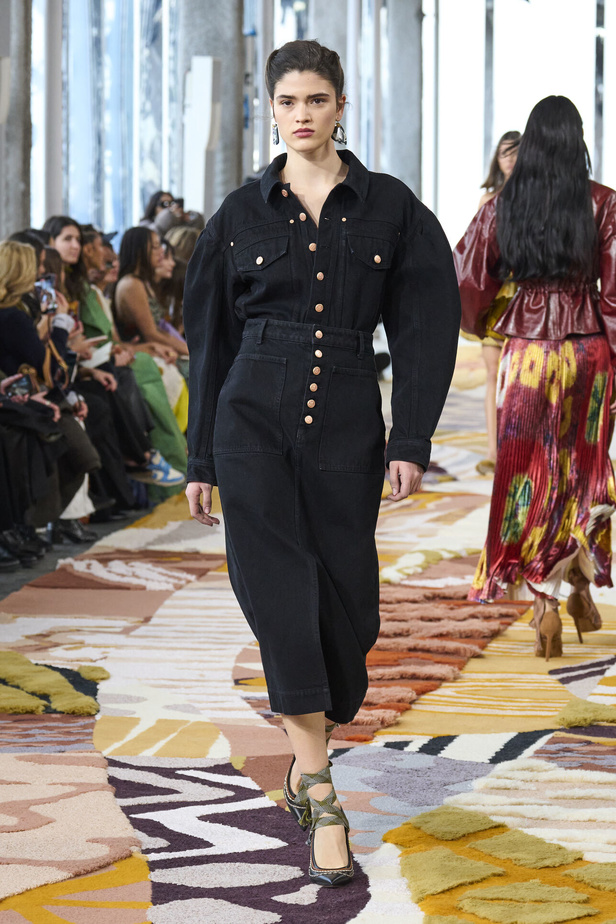 مجموعة Ulla Johnson لخريف وشتاء 2023-2024 في نيويورك..