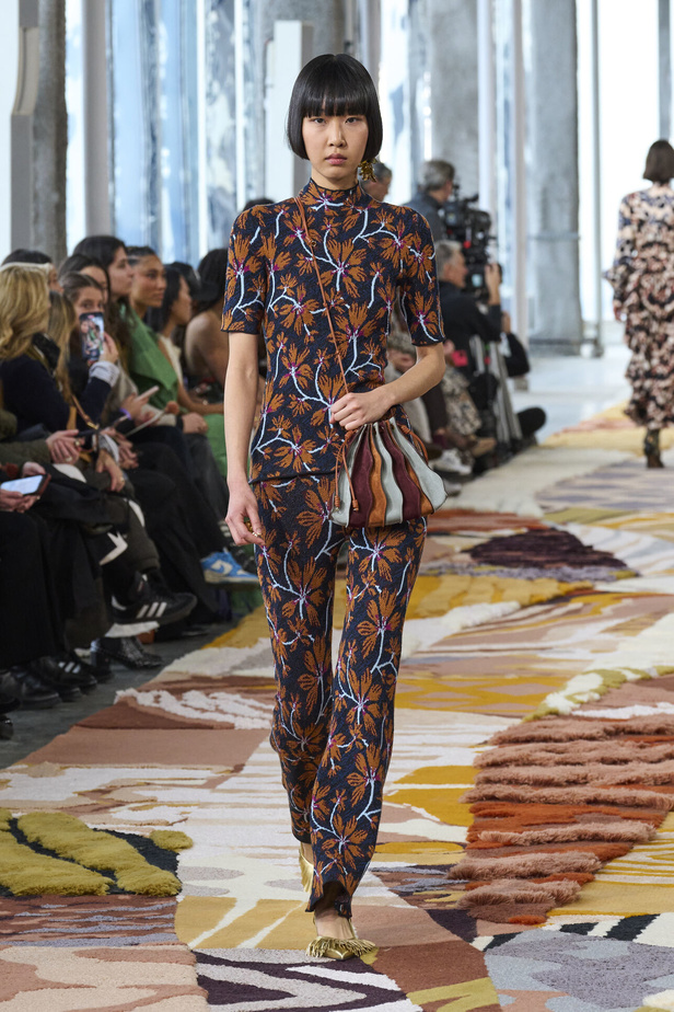 مجموعة Ulla Johnson لخريف وشتاء 2023-2024 في نيويورك..