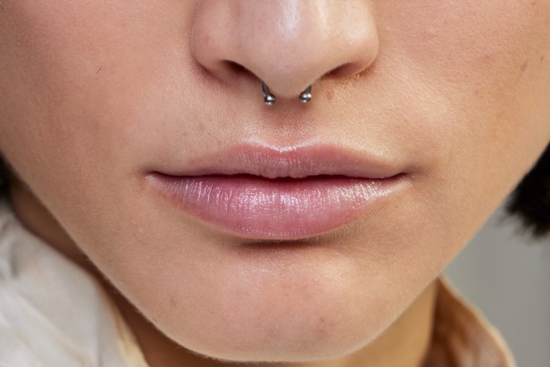 اطلالات جمالية من مجموعة Ulla Johnson لخريف وشتاء 2023-2024