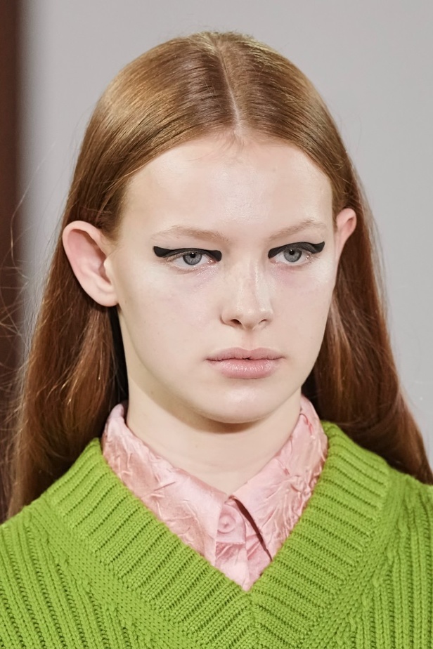 اطلالات جمالية من مجموعة Emilia Wickstead 