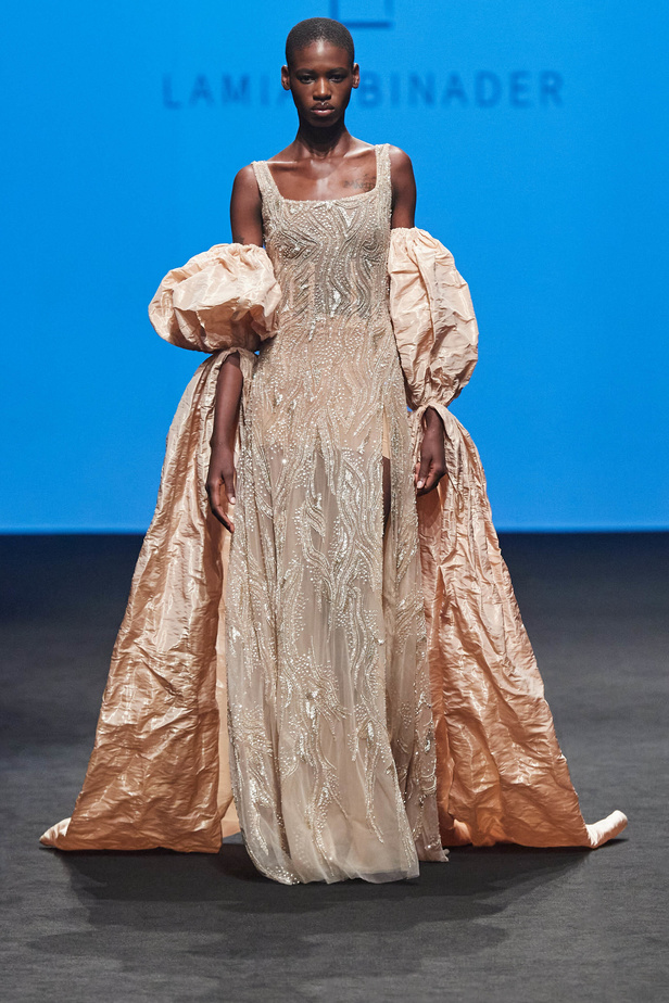 المصممة لميا أبي نادر للمرة الأولى في أسبوع دبي للموضة