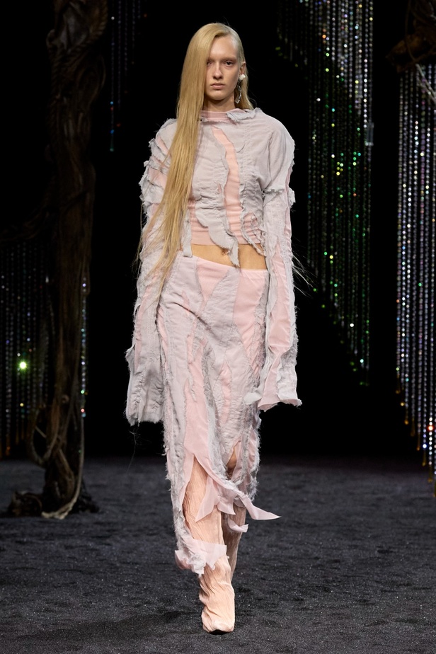 مجموعة Acne لخريف وشتاء 2023-2024 مستوحاة من قلب الطبيعة