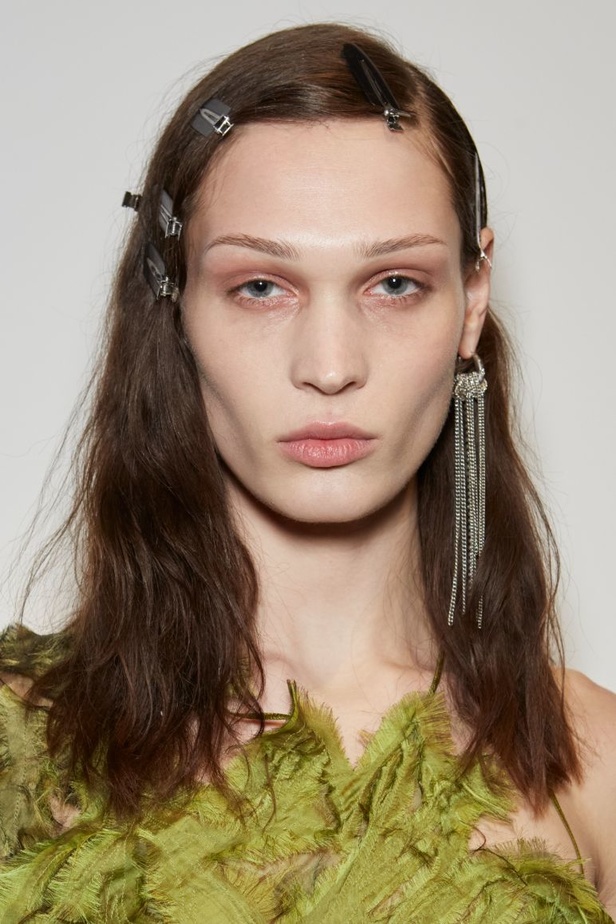 مجموعة Acne لخريف وشتاء 2023-2024 مستوحاة من قلب الطبيعة