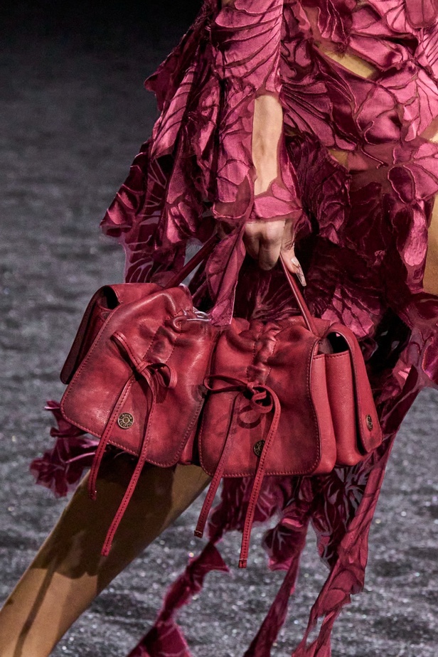 مجموعة Acne لخريف وشتاء 2023-2024 مستوحاة من قلب الطبيعة