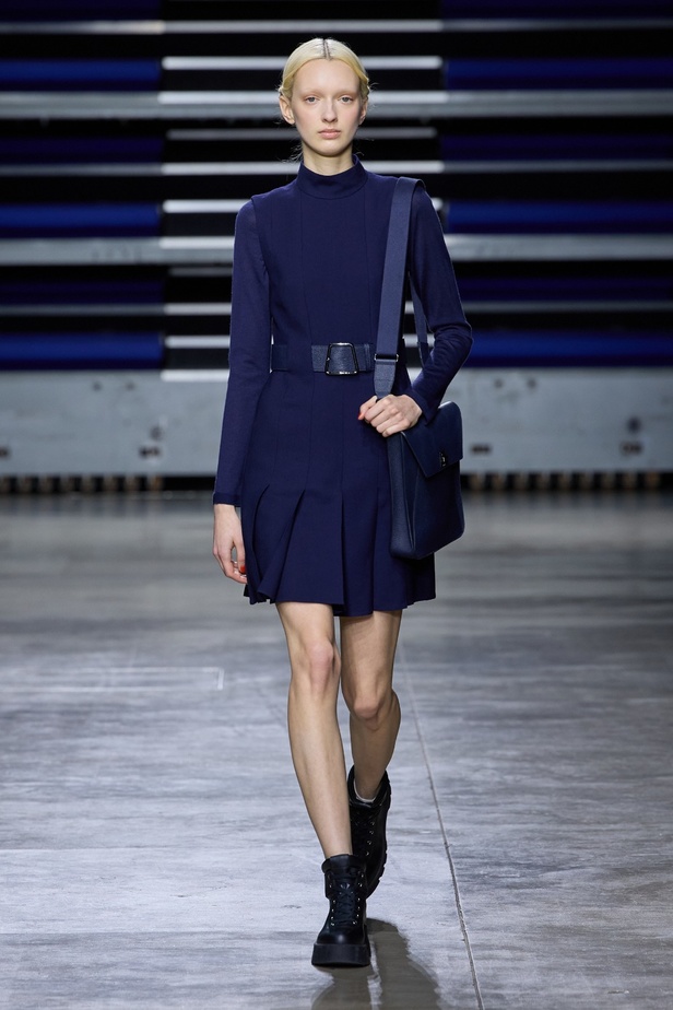 مجموعة Akris لخريف وشتاء 2023-2024 تعود بنا إلى السبعينيات