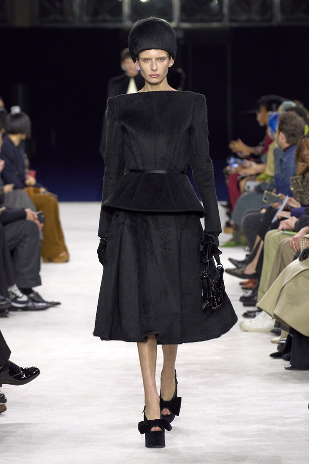 من مجموعة Balmain لموسم خريف وشتاء 2023-2024