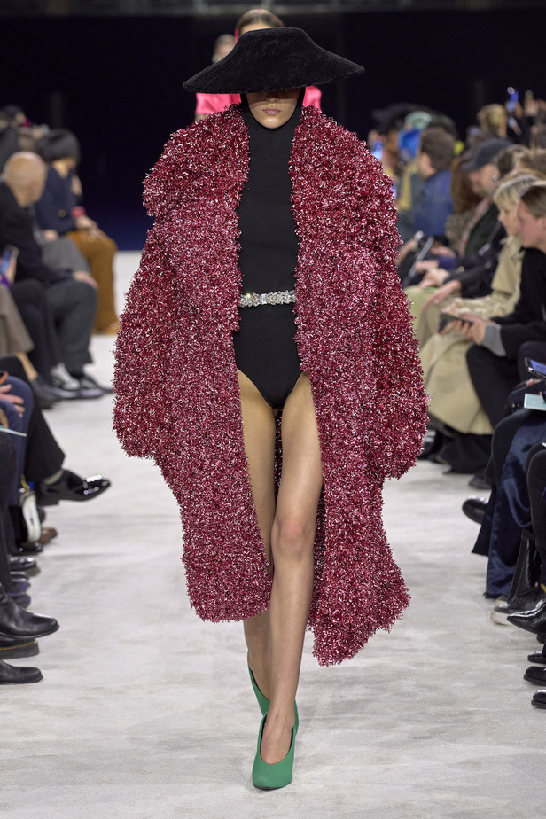من مجموعة Balmain لموسم خريف وشتاء 2023-2024