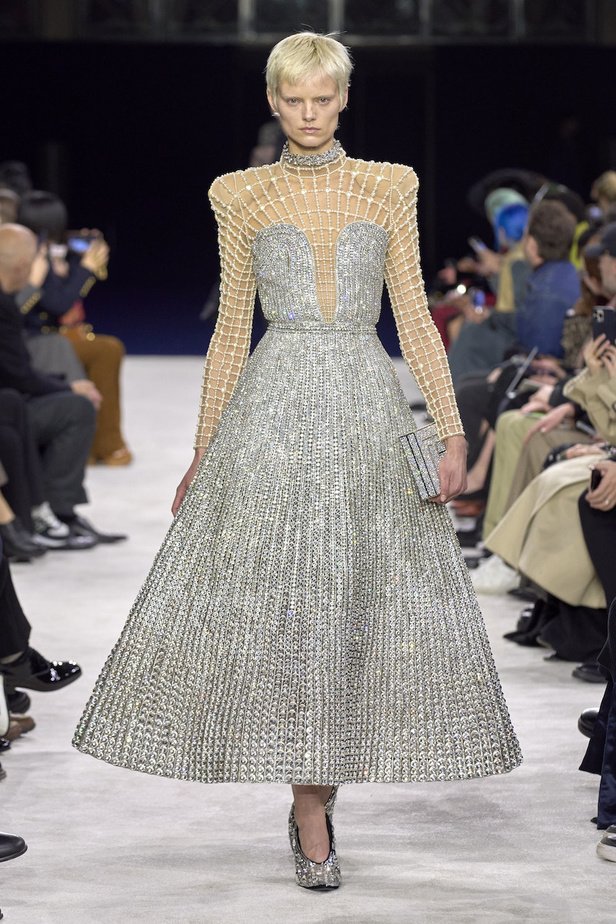 من مجموعة Balmain لموسم خريف وشتاء 2023-2024