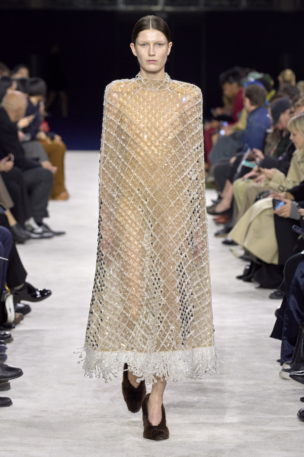 من مجموعة Balmain لموسم خريف وشتاء 2023-2024