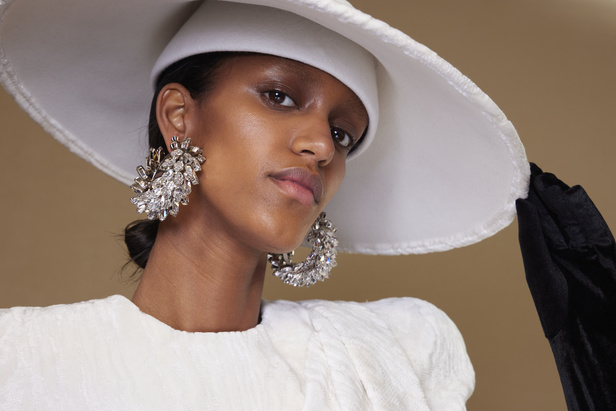 مجموعة بالمان لخريف 2023 تعيد أمجاد حقبة الخمسينات بأرقى الطرق 