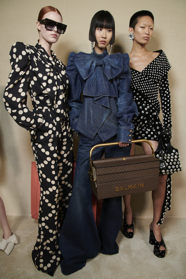 مجموعة بالمان لخريف 2023 تعيد أمجاد حقبة الخمسينات بأرقى الطرق 