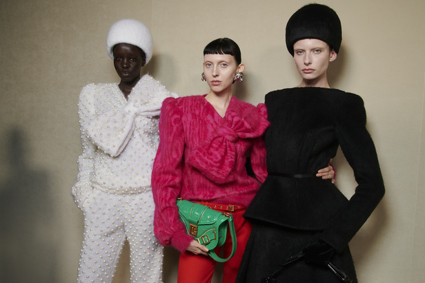 مجموعة بالمان لخريف 2023 تعيد أمجاد حقبة الخمسينات بأرقى الطرق 