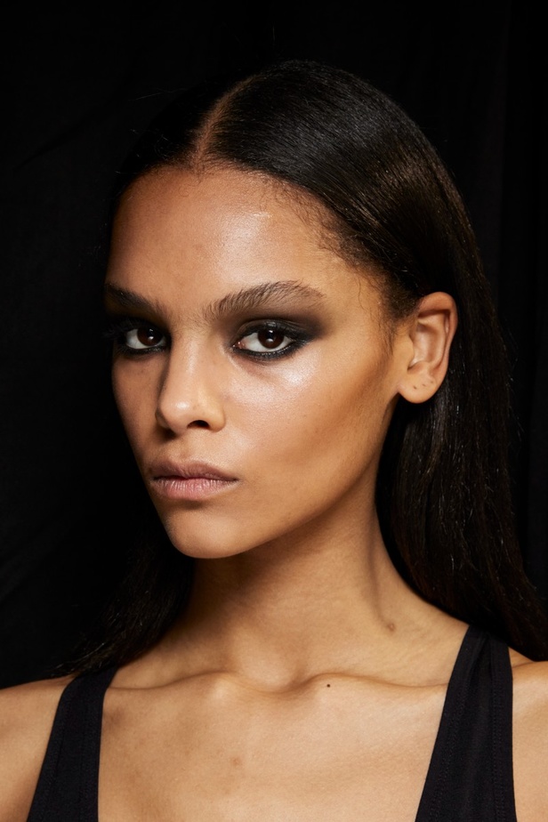 اطلالات جمالية من مجموعة Roberto Cavalli لخريف وشتاء 2024