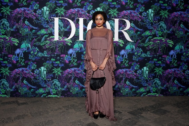 5 أمور اكتشفيها عن مجموعة ديور Dior لخريف 2023 في مومباي