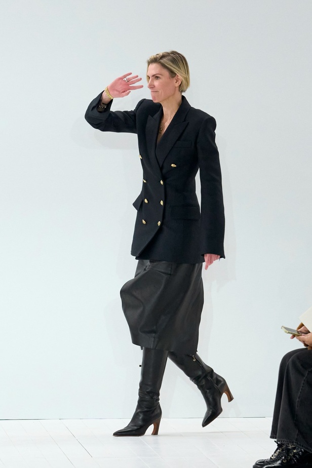 مجموعة Chloe لخريف وشتاء 2023-2024 تستكشف الأنوثة مع شغف التصاميم المستدامة