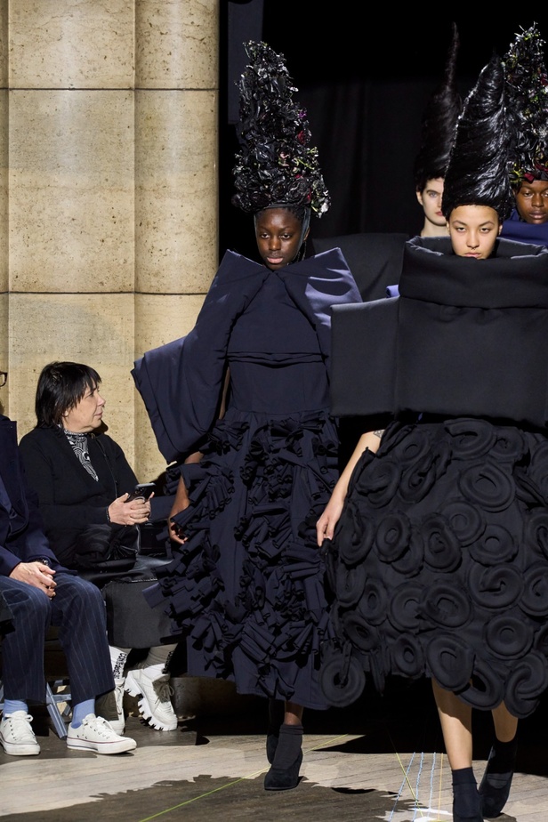 مجموعة Comme des Garçons لخريف وشتاء 2023-2024