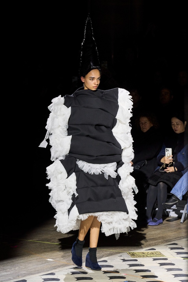 مجموعة Comme des Garçons لخريف وشتاء 2023-2024