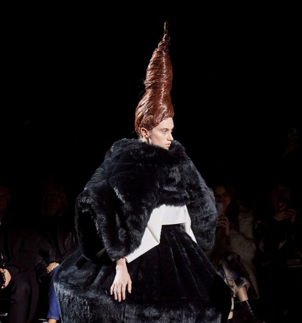 مجموعة Comme des Garçons لخريف وشتاء 2023-2024