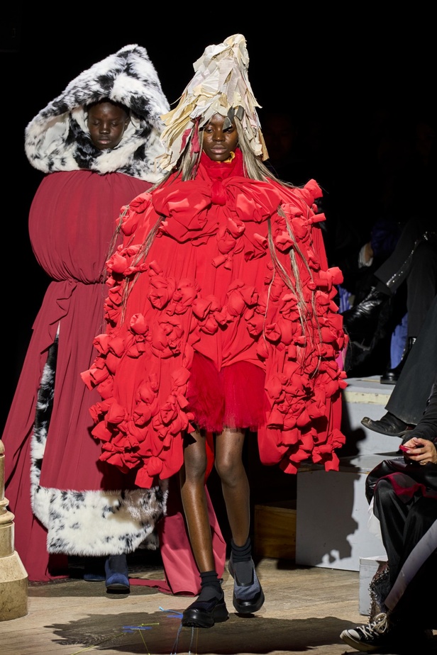 مجموعة Comme des Garçons لخريف وشتاء 2023-2024
